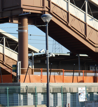 (写真)石浜駅に防犯カメラ