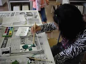 写真:絵手紙作りの様子2