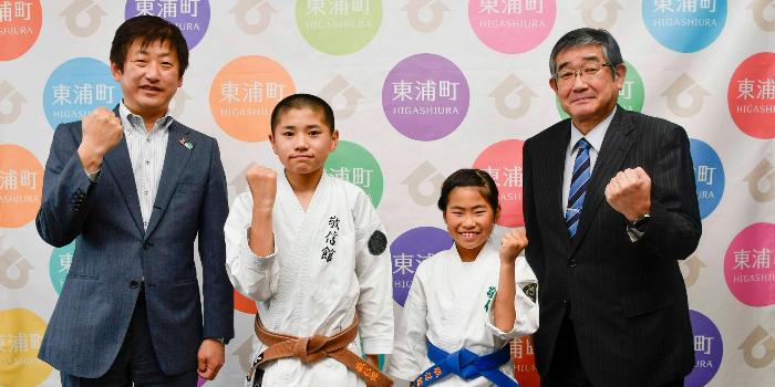 全国大会に向けてガッツポーズする様子