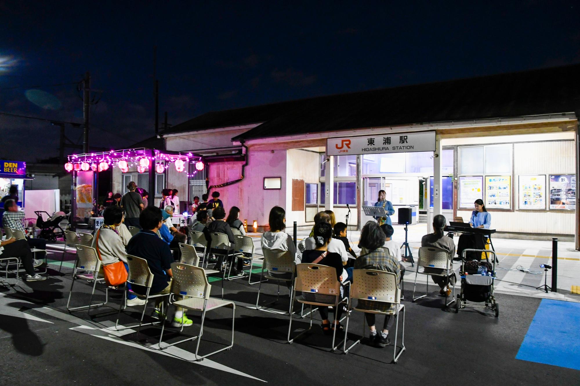 レペゼン東浦 生演奏の様子