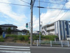 森岡小学校前交差点防犯カメラ