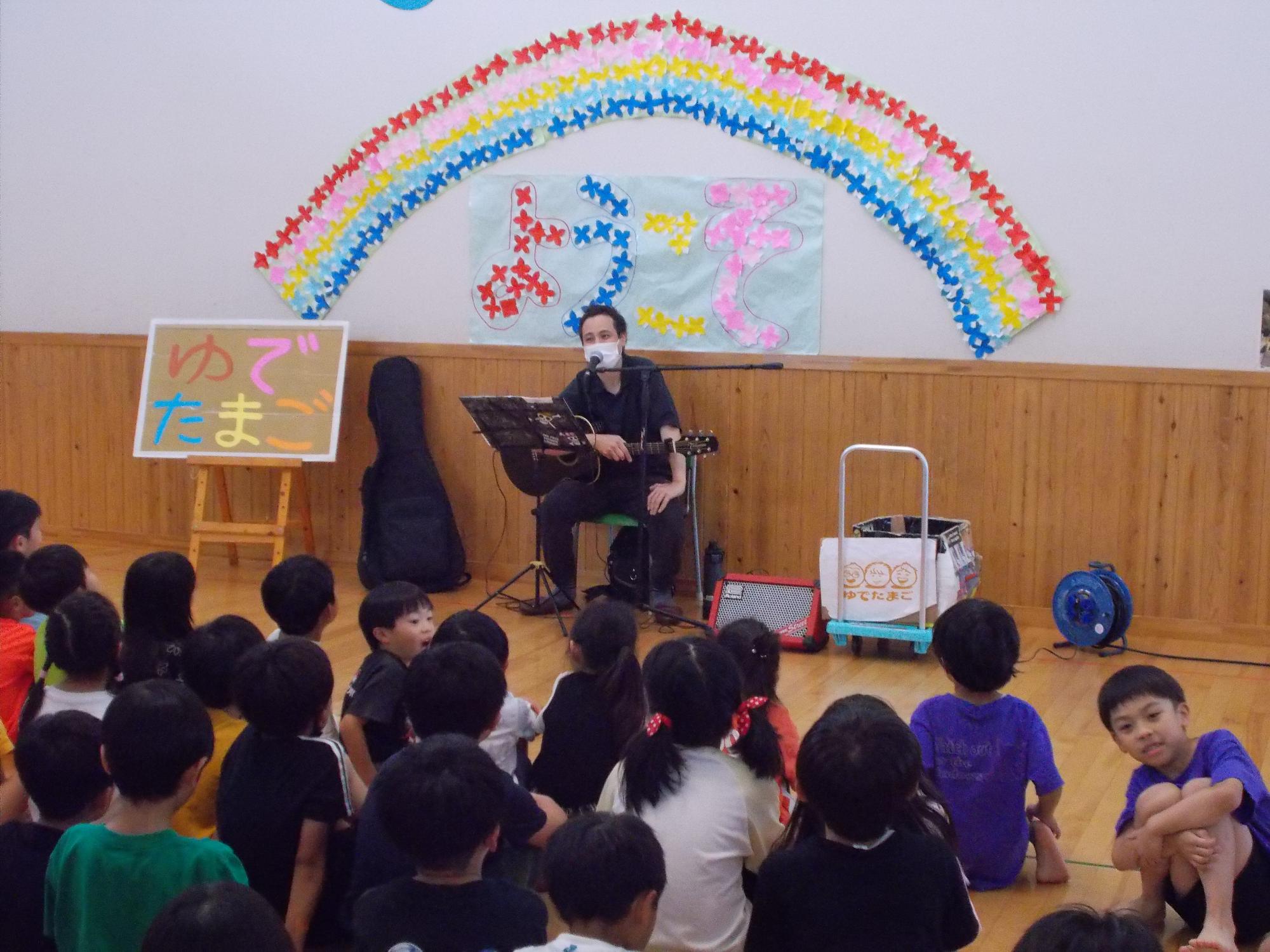 7月の修了式後のお楽しみ会の様子