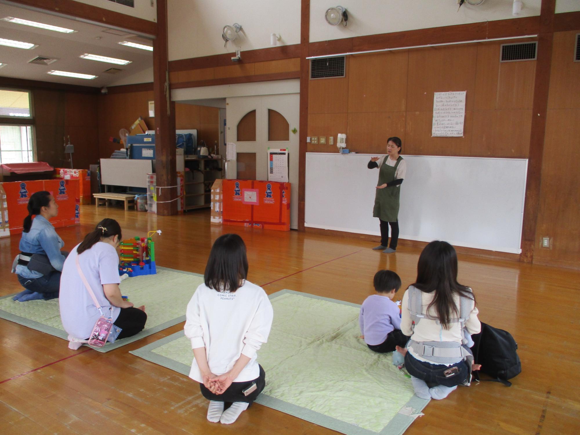緒川児童館 緒川わくわくランド トマト苗植え