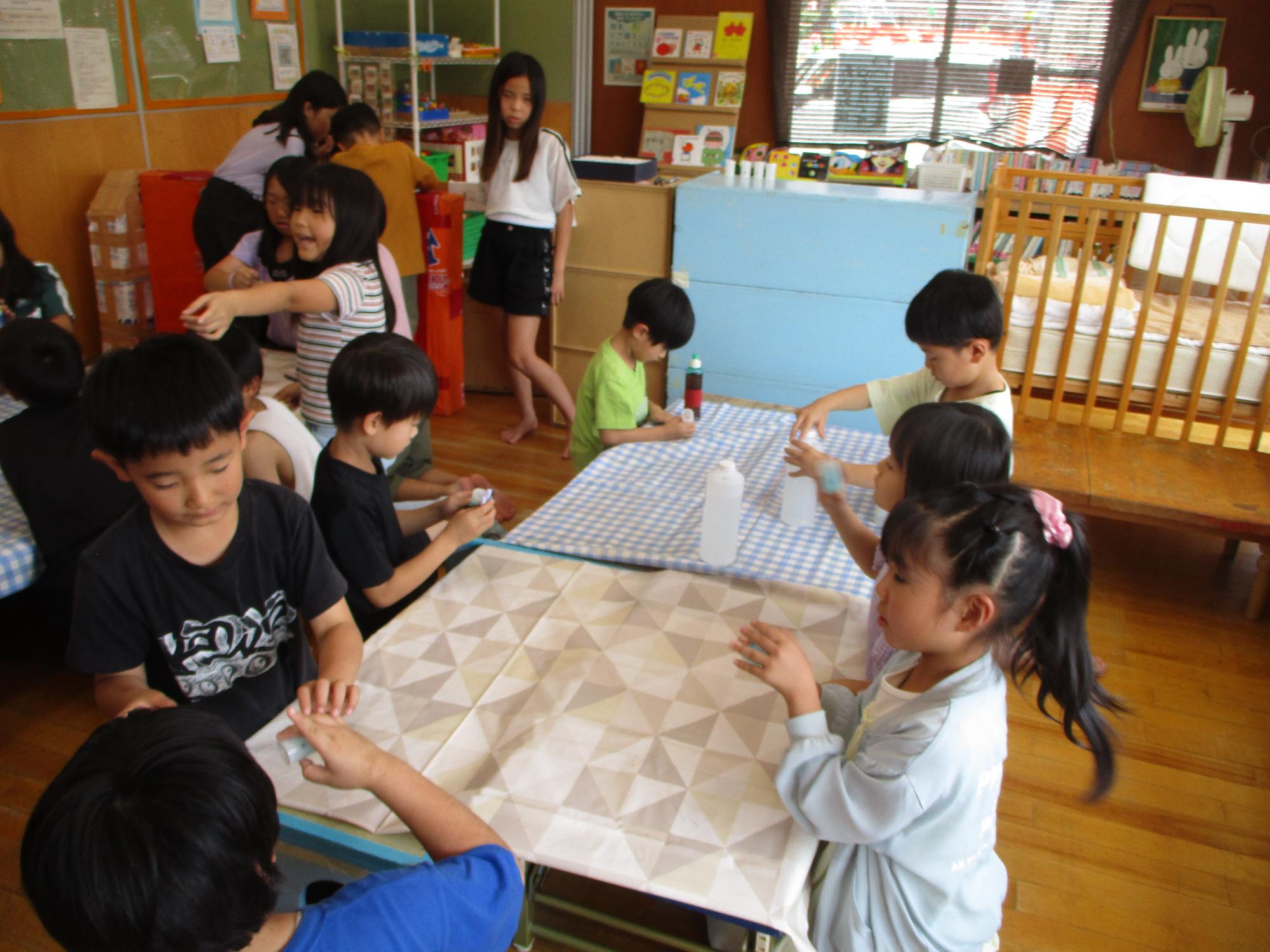 緒川児童館 スライム作り こども企画