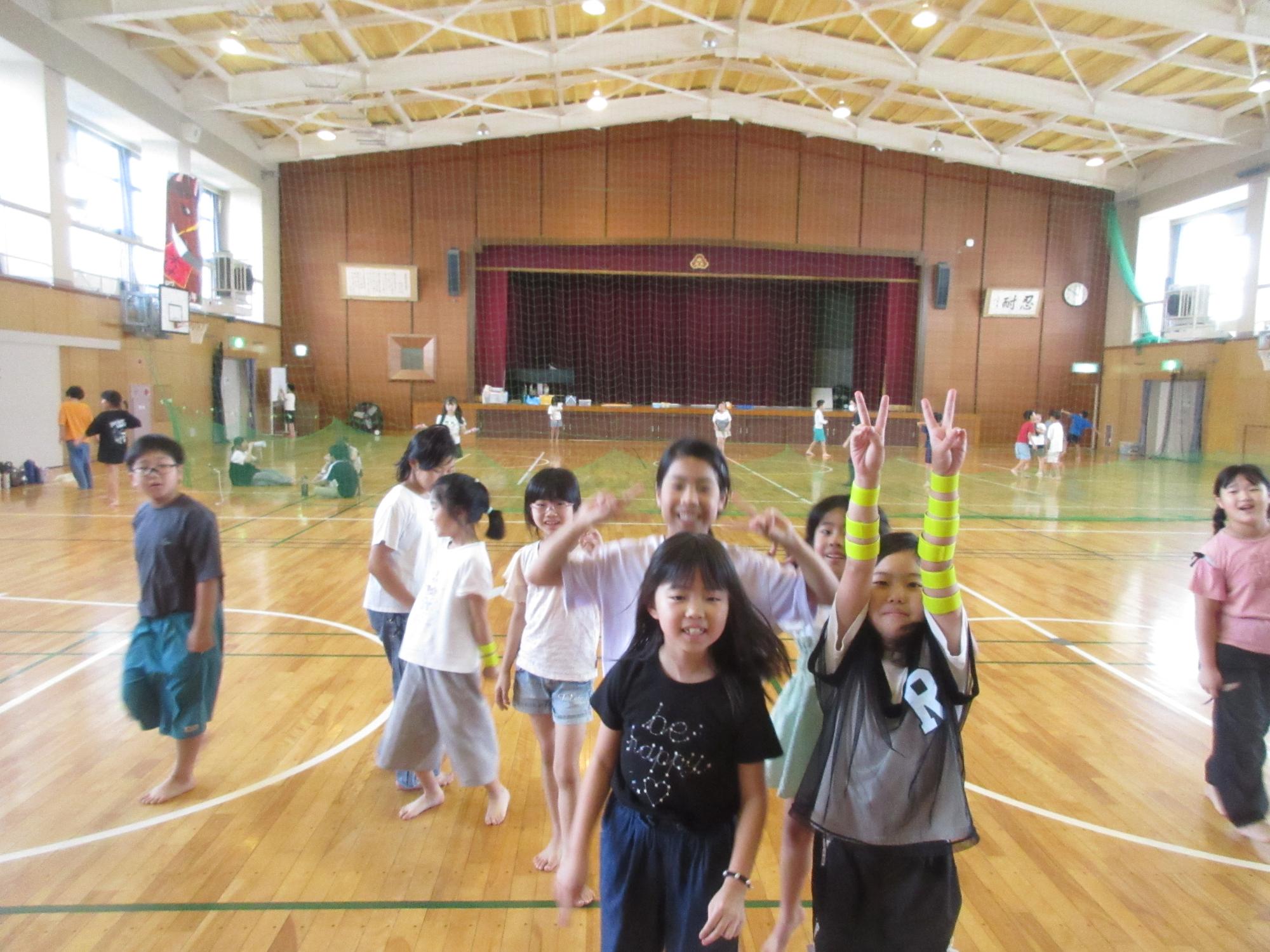 R8morijitaiikukan8gatu4