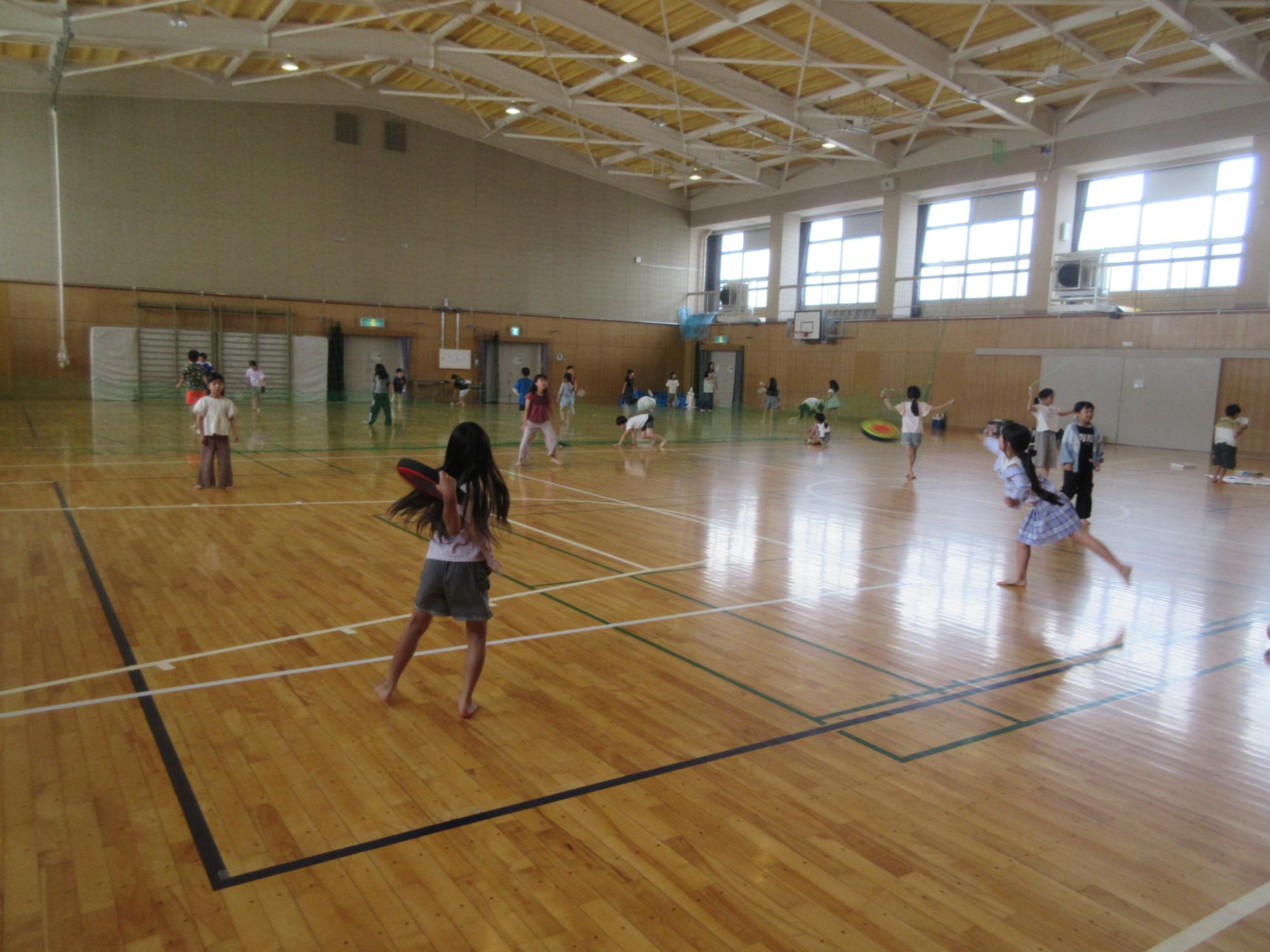 R8morijitaiikukan8gatu5