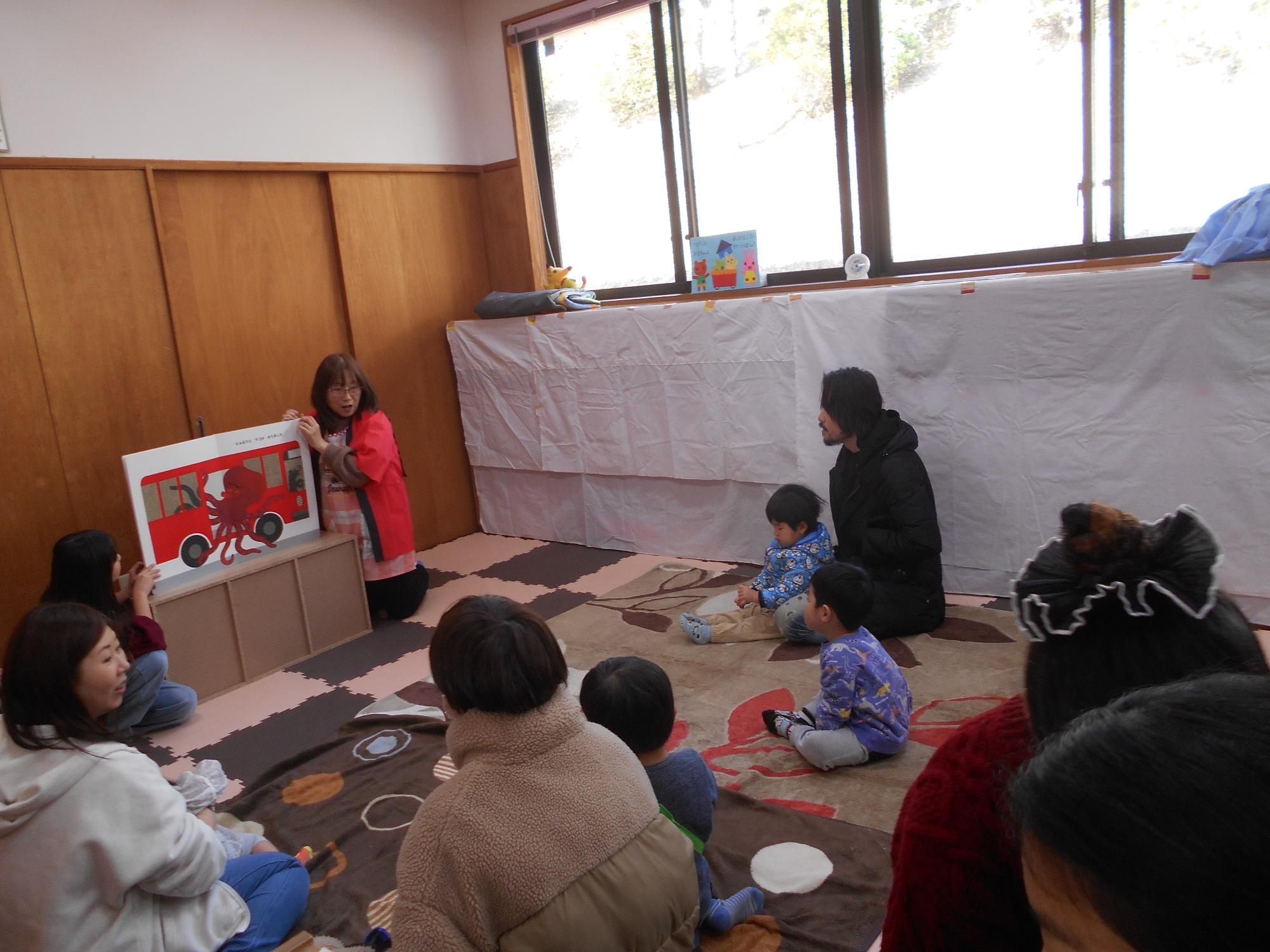 児童館まつり読み聞かせ