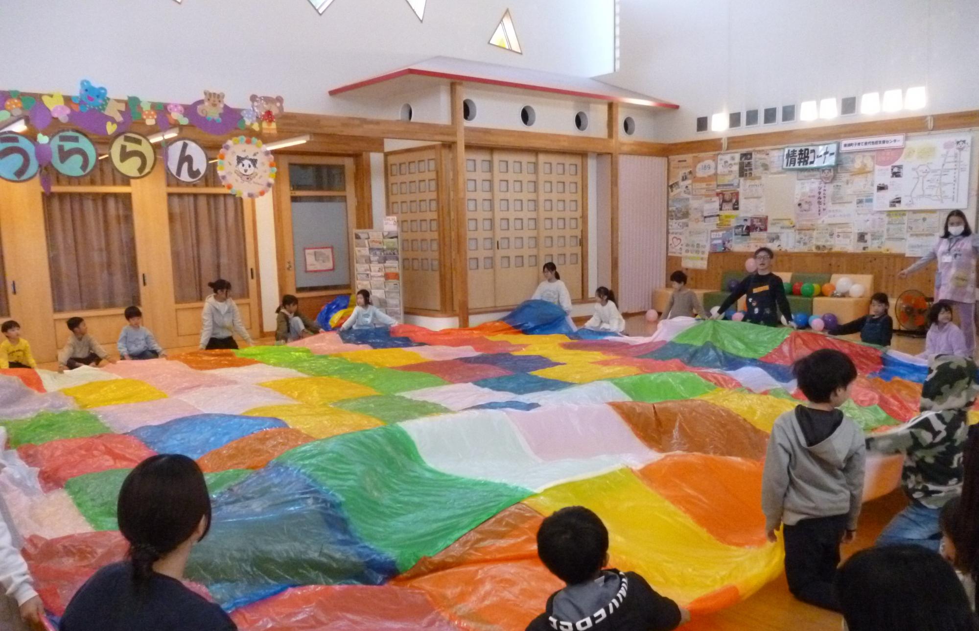 バルーンを使って遊ぼうの様子1