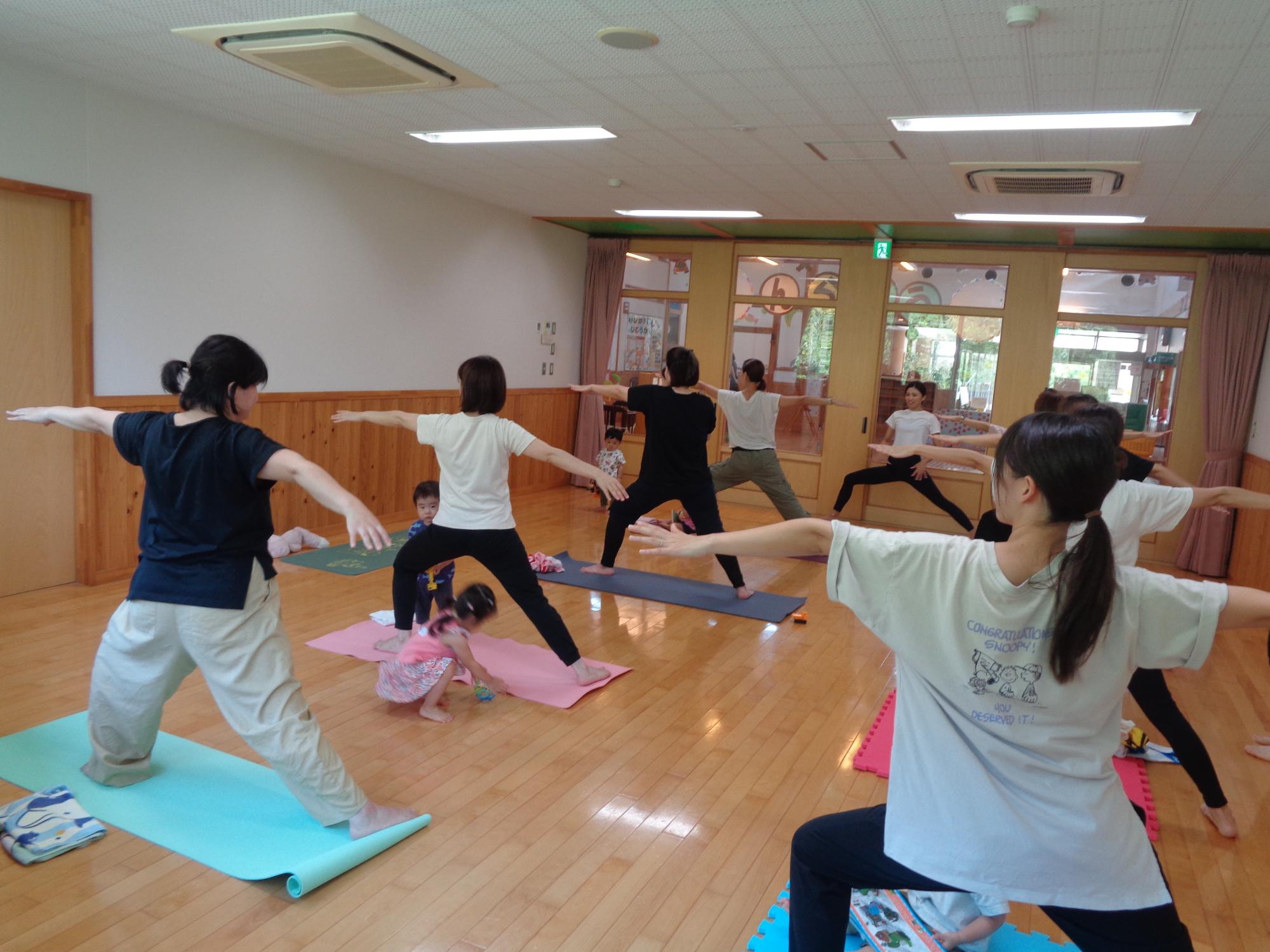親子ヨガ2