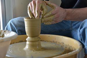 講師が作る陶器の写真