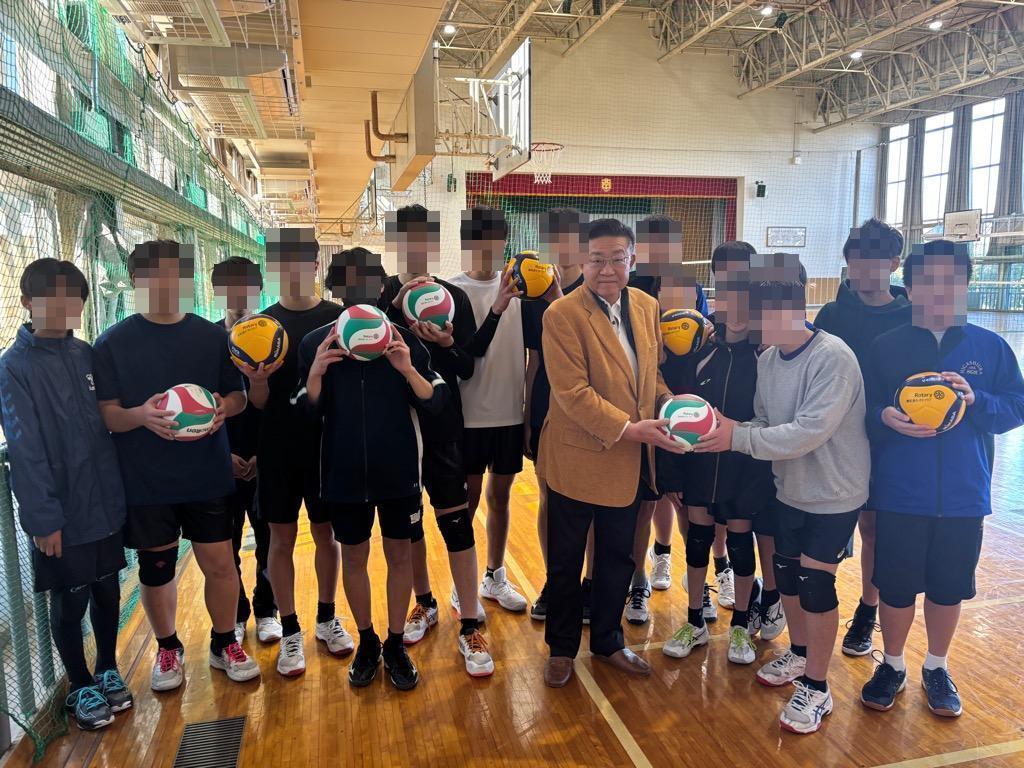 2026.2.21バレーボール贈呈