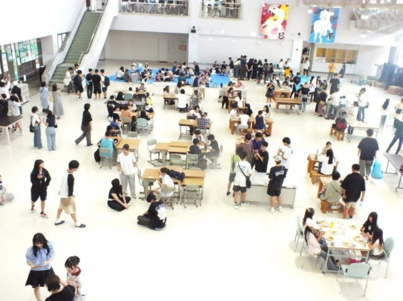 北部中学校では地域の皆様に支えてもらい、生徒の実行委員が企画・運営した「夢パティオ」が行われています。