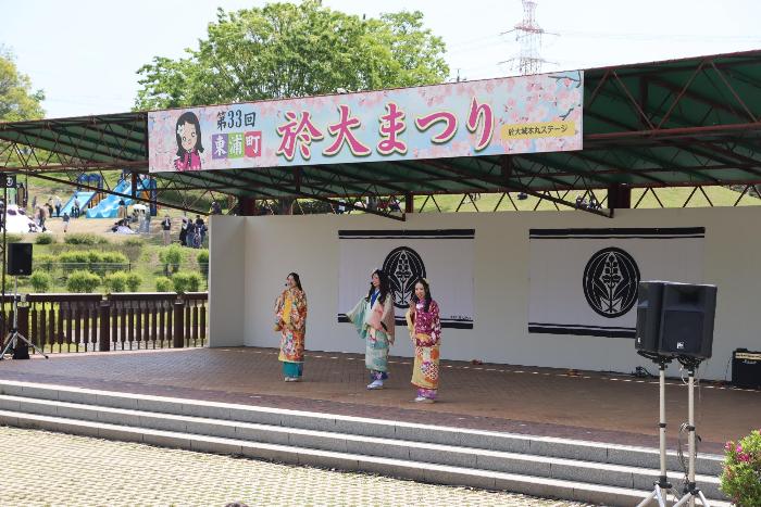 ステージイベントで披露する出演者