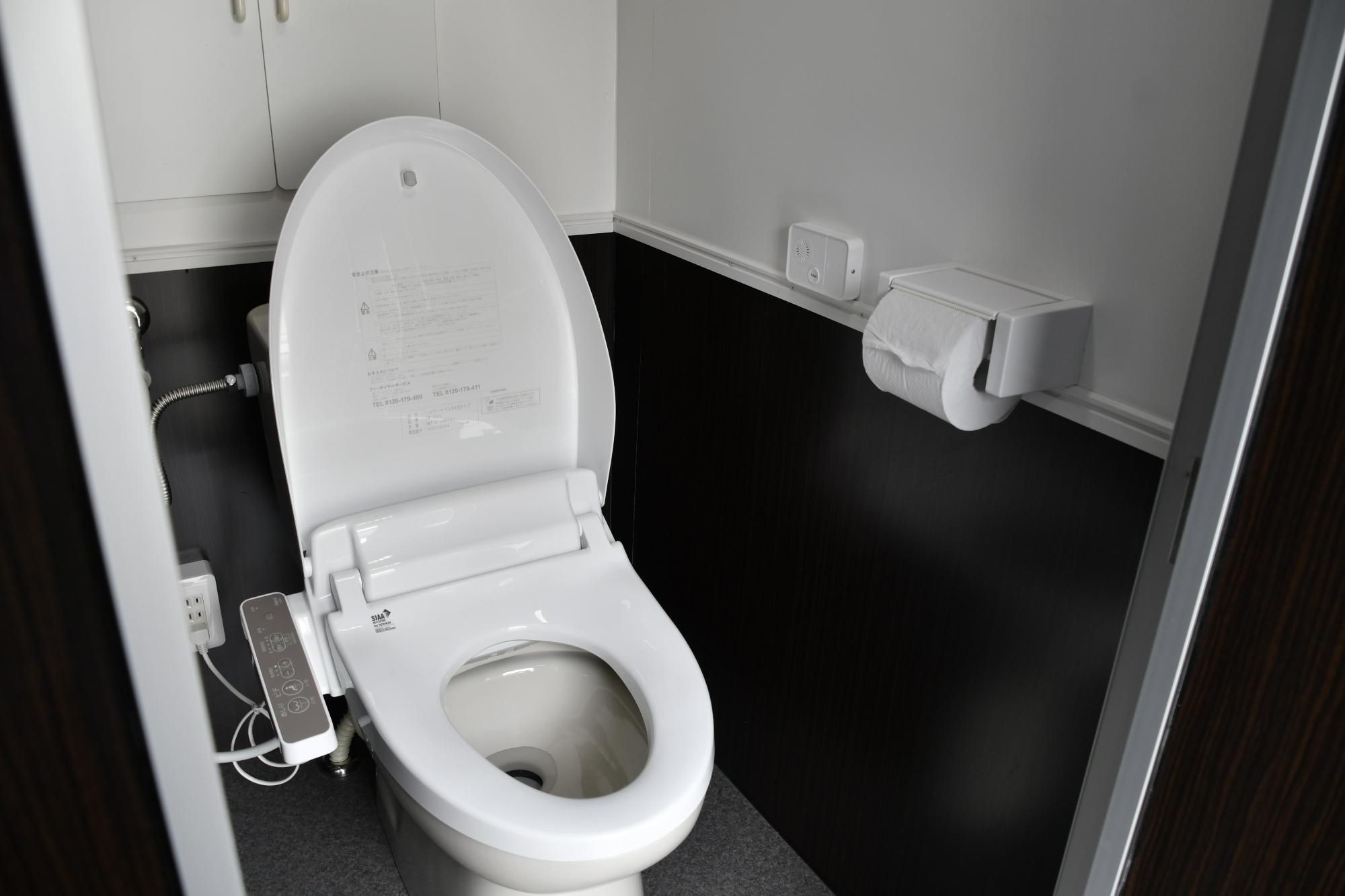 トイレカー内の個室