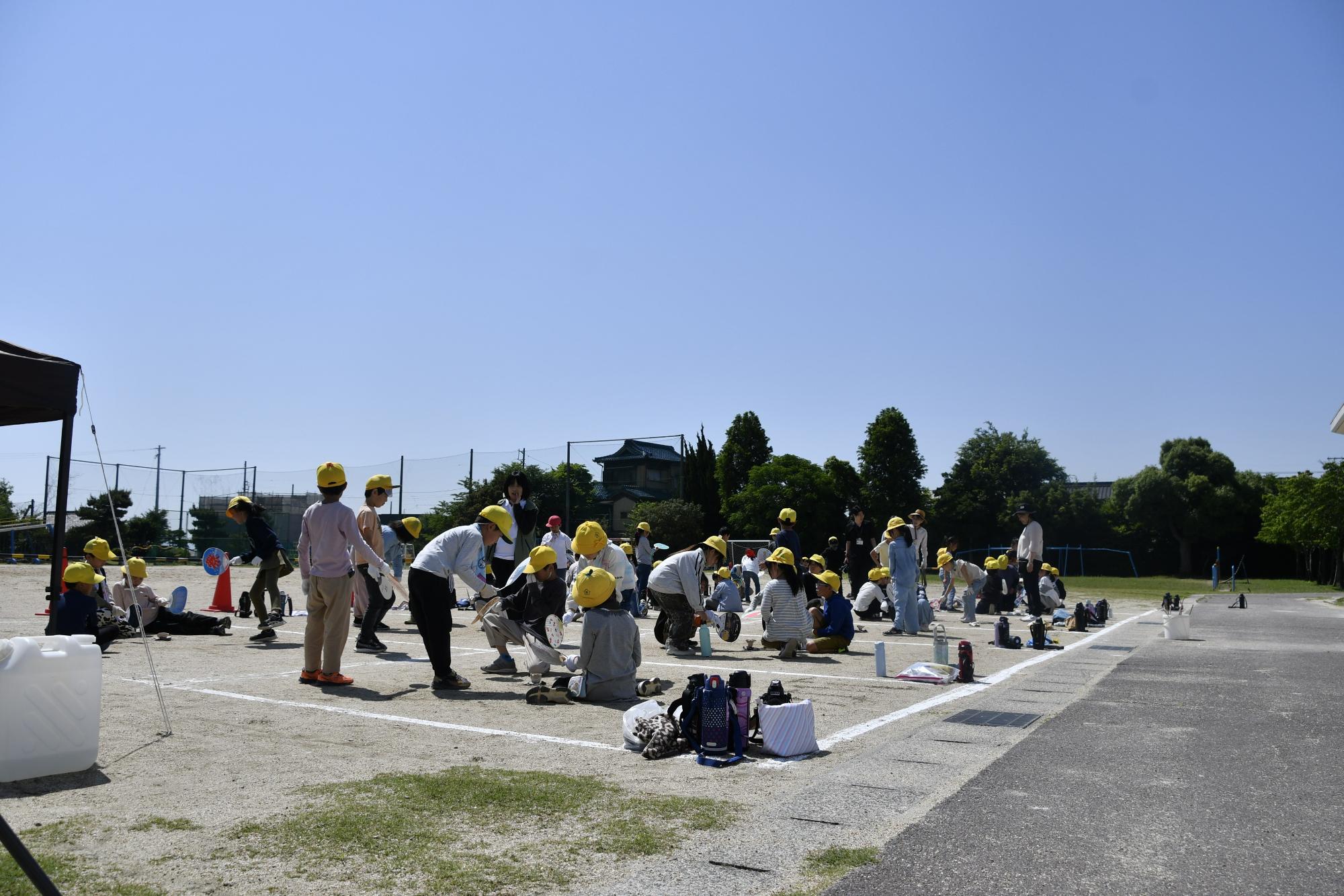 生路小学校での塩作り体験