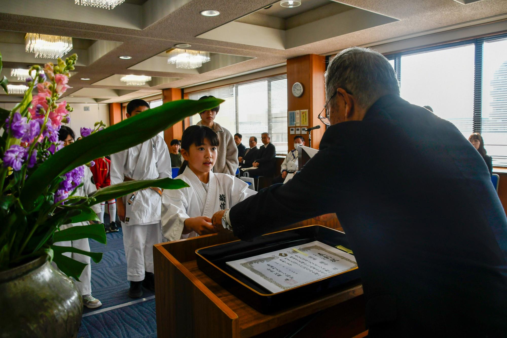 表彰状授与の様子