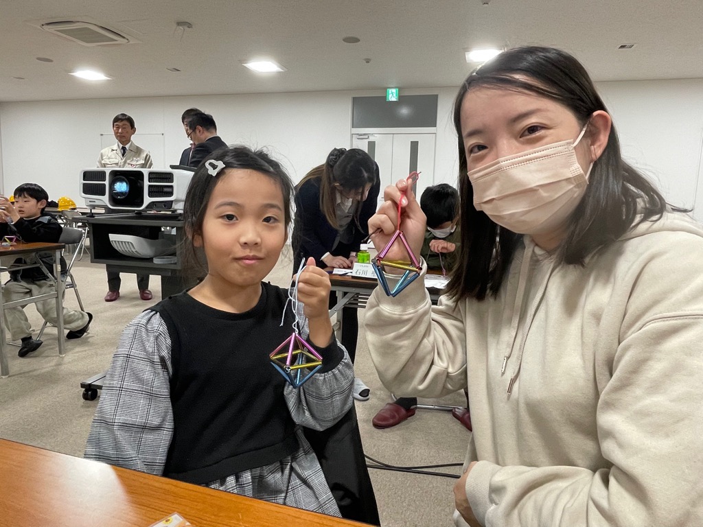 ヒンメリつくりの様子