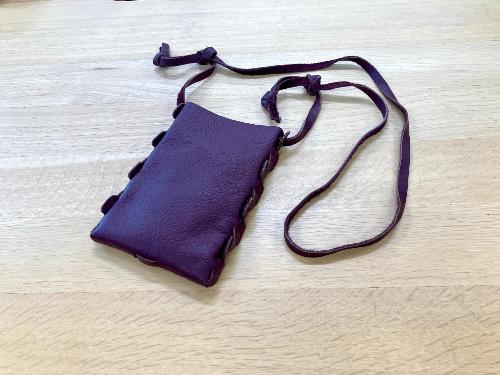 カリモク家具サコッシュ作りのイメージ写真