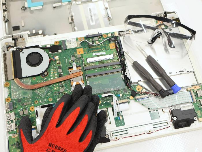トーエイ株式会社小型家電解体体験のイメージ写真